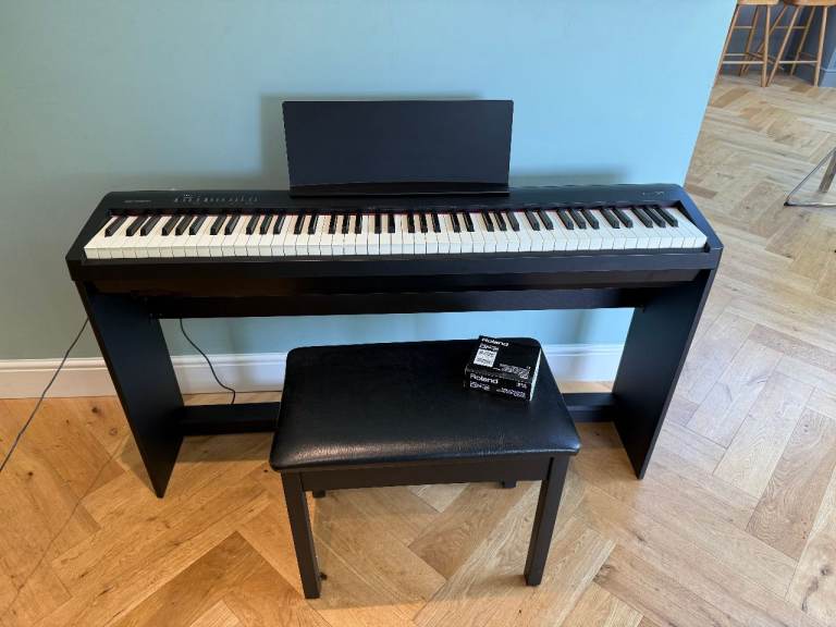 Roland FP-30 Digital Piano with Stand and Bench – As Good As New