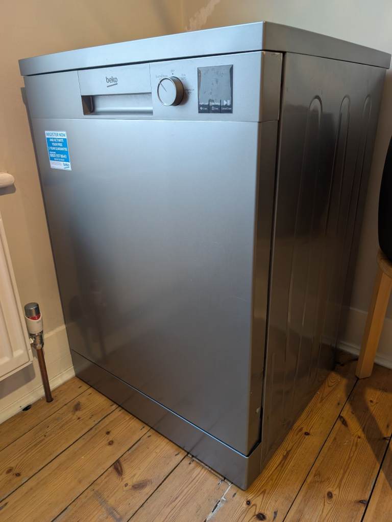 Beko Silver Dishwasher – Good Condition, Only Used 12 Months