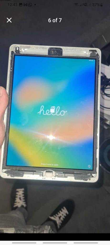 Bulk sale phones for spares and repairs only. Any known details about phones listed in description.