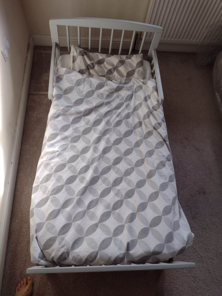 Toddler bed for sale