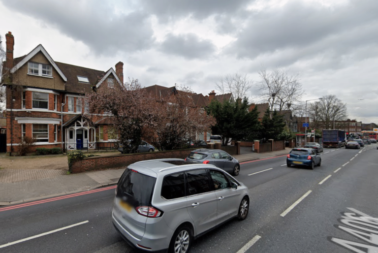 BENEFITS ACCEPTED - Self-Contained Studio Flat Available in Hanger Lane Acton Ealing W5