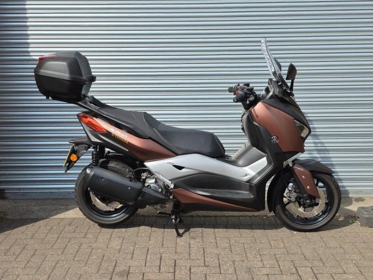 Yamaha X-Max 300