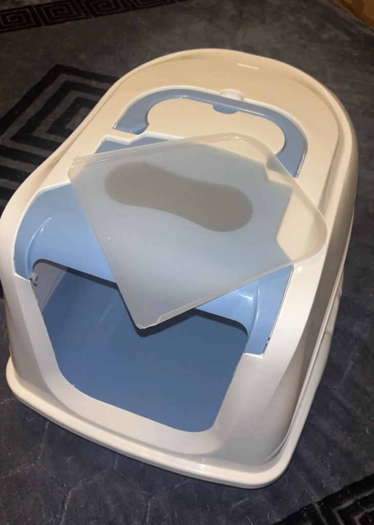 XL Hooded Cat litter tray - brand new 