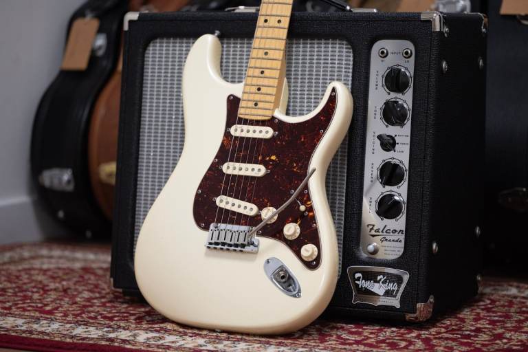 2013 Fender USA American Deluxe Stratocaster in Olympic Pearl White