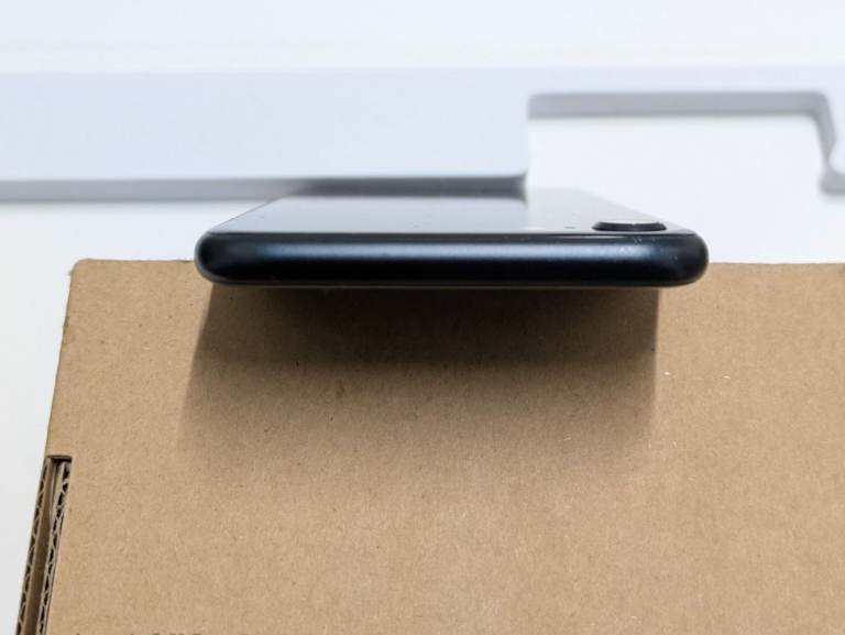 iPhone SE 3rd Gen 64GB 5G Unlocked – Cheap phone for work, business, personal use 