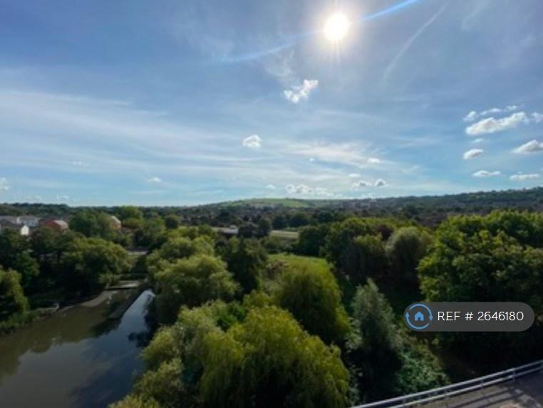 2 bedroom flat in Lake Shore, Bristol, BS13 (2 bed) (#2646180)