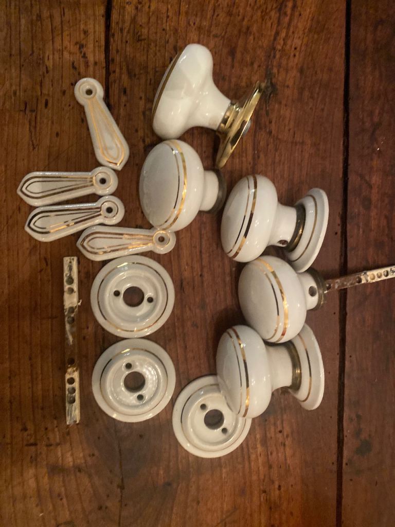 Free - 5 vintage ceramic door knobs