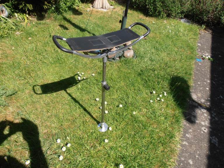 Adjustable   SHOOTING /WALKING  STICK.   