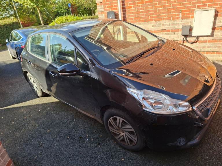 Peugeot, 208, Hatchback, 2013, Manual, 1199 (cc), 5 doors