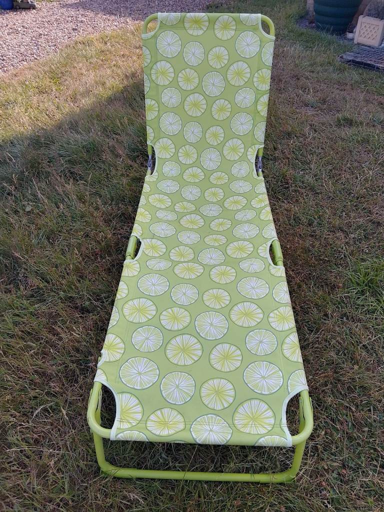 Green Sun lounger Silk Lining.