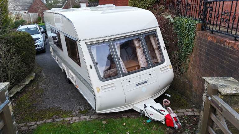 Bailey Discovery  SE Champagne 4 berth used touring caravan 