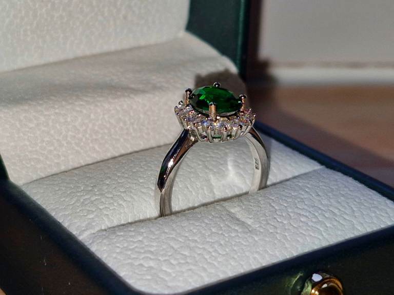 925 Silver Hallmarked Green Emerald Stone Ring