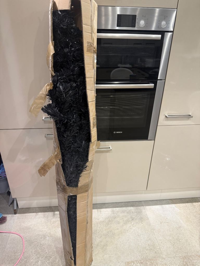 Christmas tree 6ft free