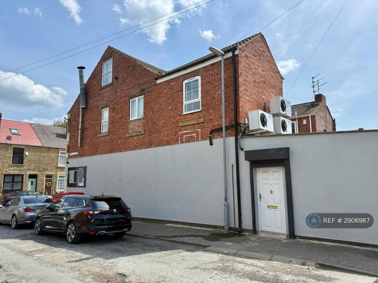 Studio flat in Furlong Road, Bolton-Upon-Dearne, Rotherham, S63 (#2906987)