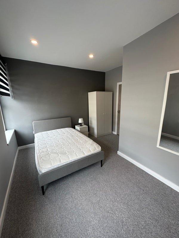 LEEDS DSS UC LCW PIP BENEFITS DOUBLE ROOM