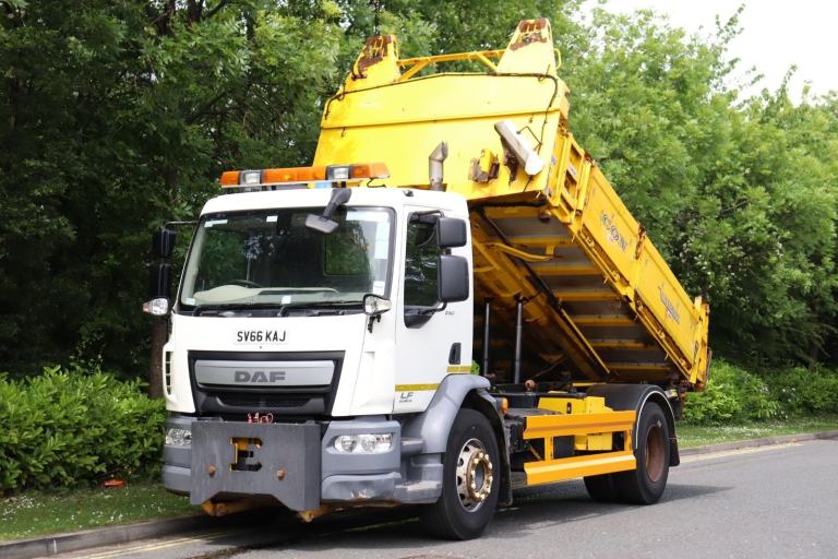 DAF LF 250 4X2 ECON 3-WAY STEEL TIPPER (2016)