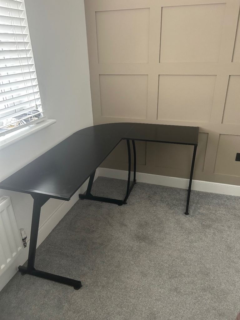 2 x Black Corner Desks – Good Condition