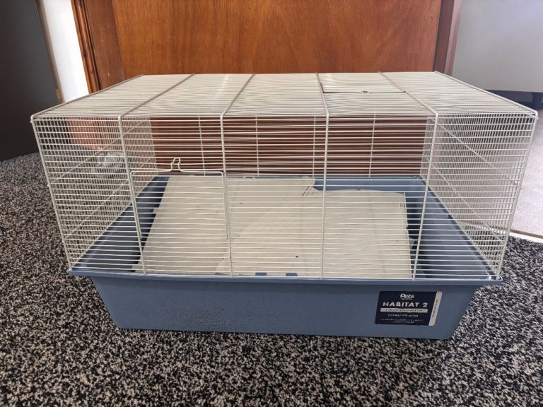 Small Pet Cage - Ideal for Hamsters or Guinea Pigs