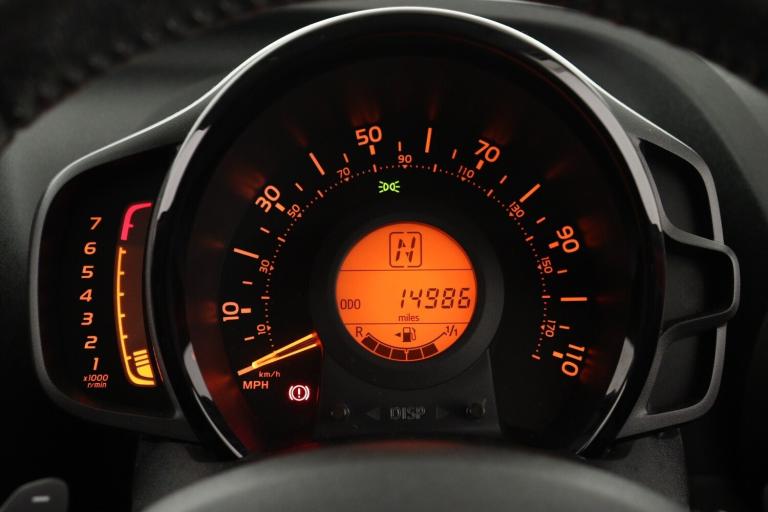 2017 Toyota AYGO 1.0 VVT-i X-Play 5dr x-shift HATCHBACK PETROL Automatic