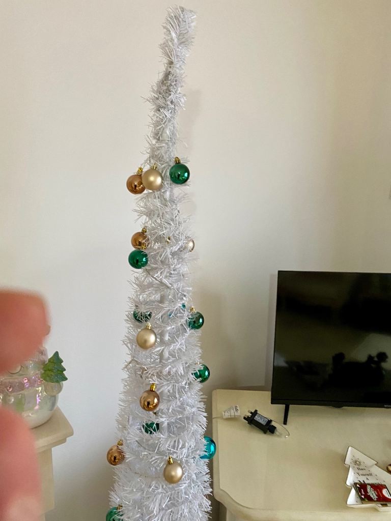 White pop up Christmas 🎄 tree with led lights 