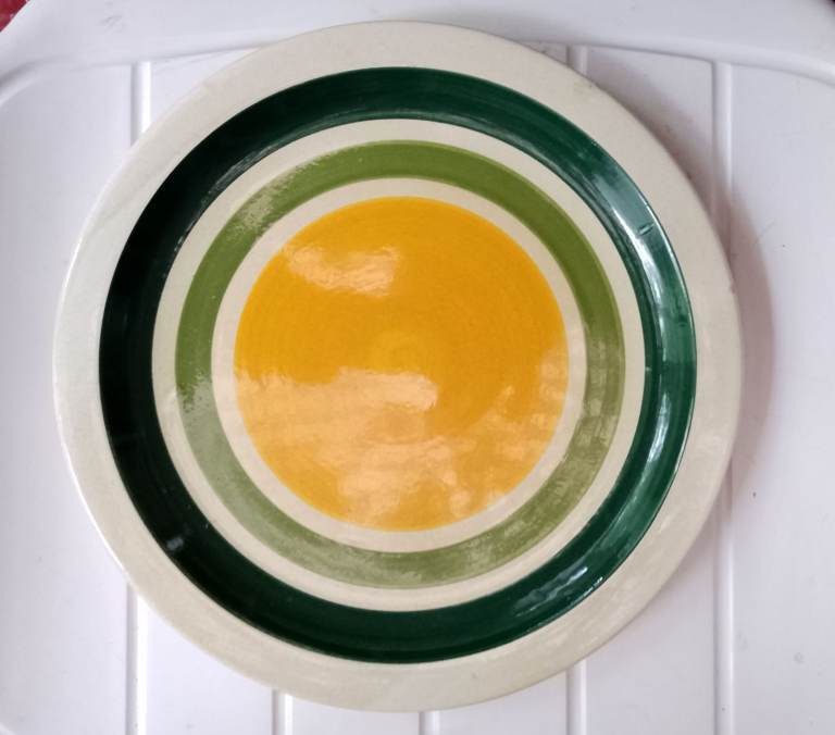 4 Italian larger size, 29cm., dinner plates. As new.
