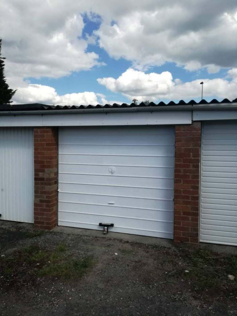 Garage to rent Yate