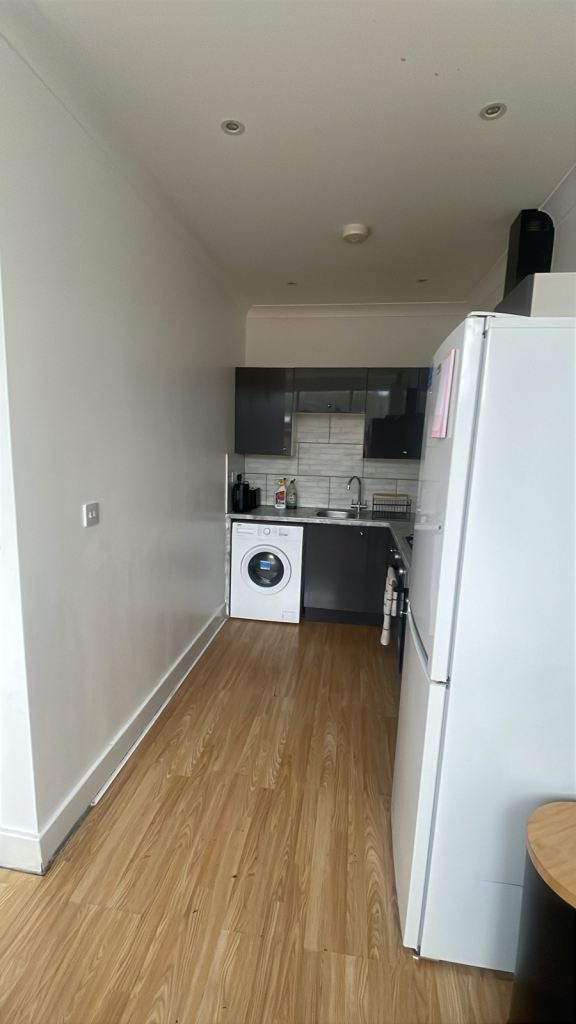 2 Bedroom flat Lu3