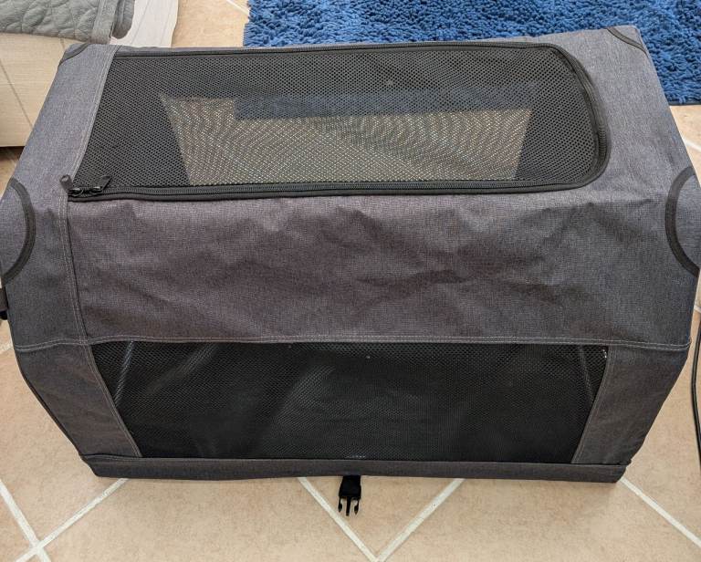Pets at Home medium dog carrier/crate
