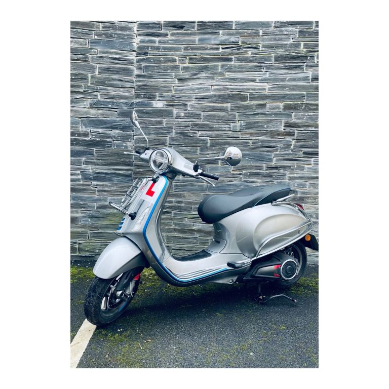 Vespa Elettrica L3 moped (125cc equivalent) [2020]