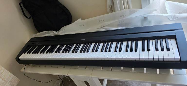 Yamaha piano keyboard
