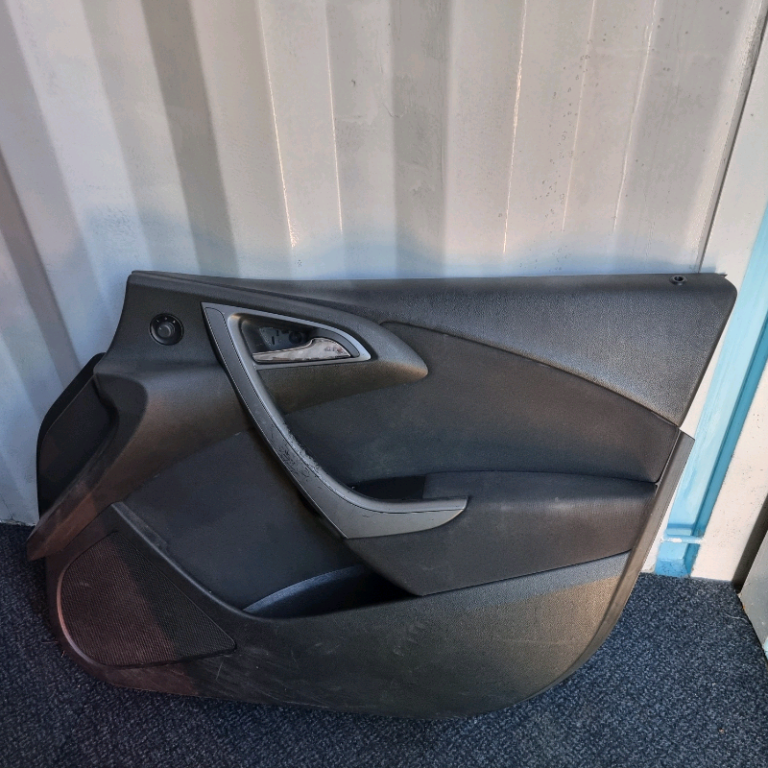 Vauxhall Astra j front driver side door card