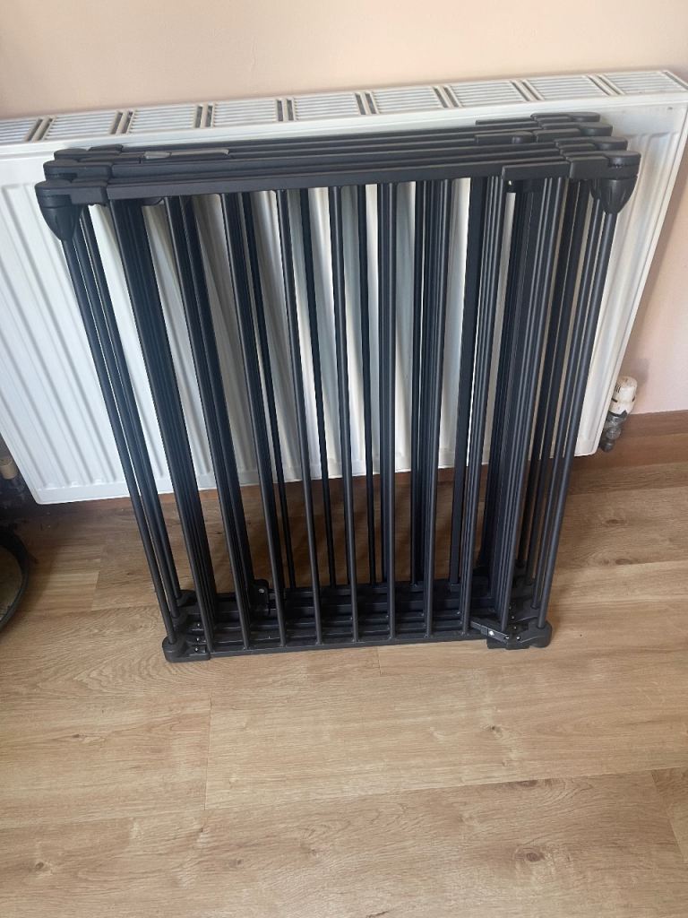Dog partition/gate , as new , high quality 