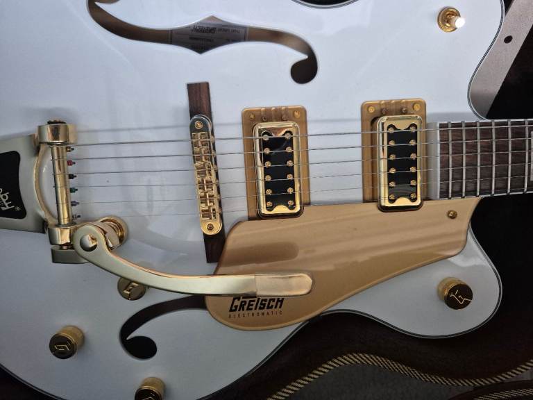 Gretsch G5422T Electromatic Hollow Body Electric Guitar - Snowcrest White