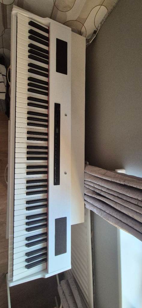 Mustar Digital Piano with Stand and Carry Bag – Good Condition