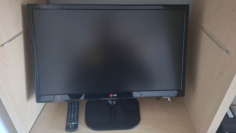 LG TV 24" in excellent condition 