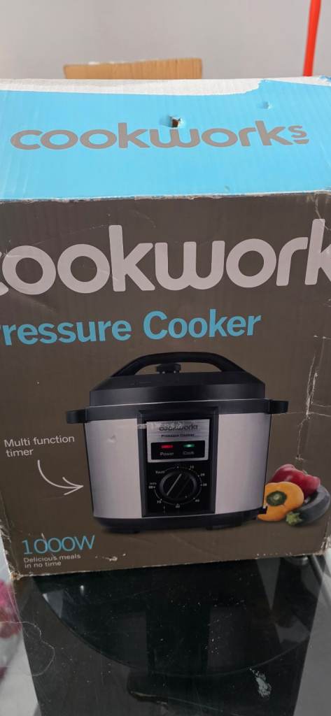 Pressure cooker