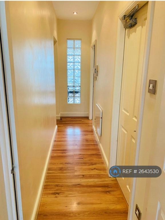 1 bedroom flat in Broomhill, Sheffield, S10 (1 bed) (#2643530)