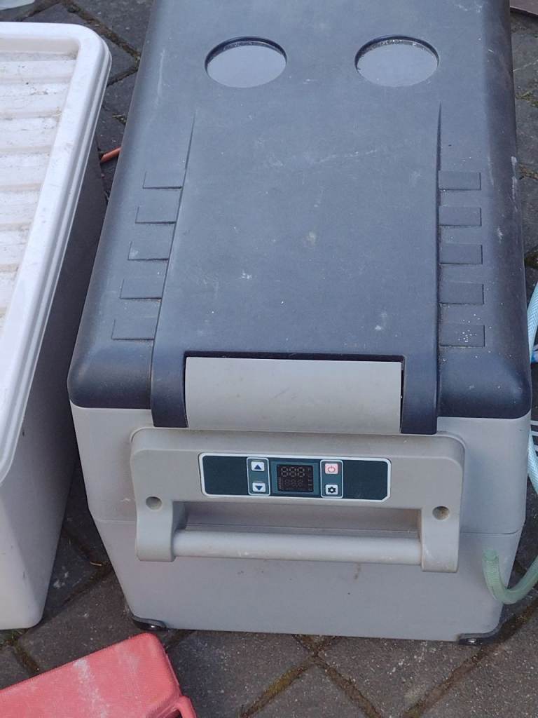 Camper fridge 230v 12v