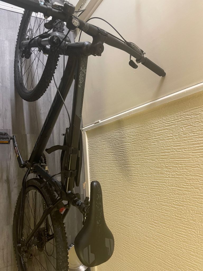 Carrera vengeance mountain bike 