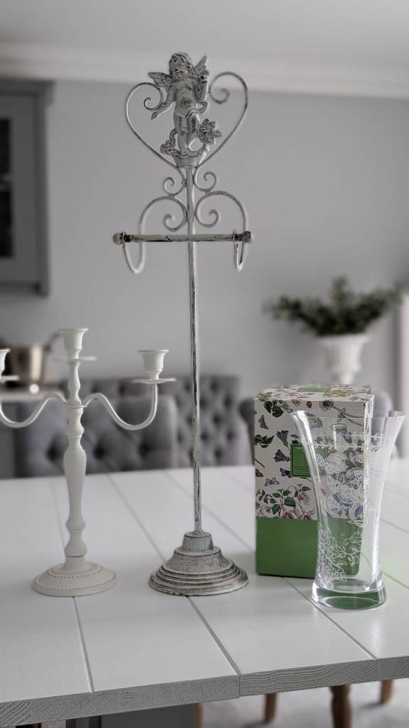 *Reserved* Bundle of vase, candle holder and toilet roll holder 