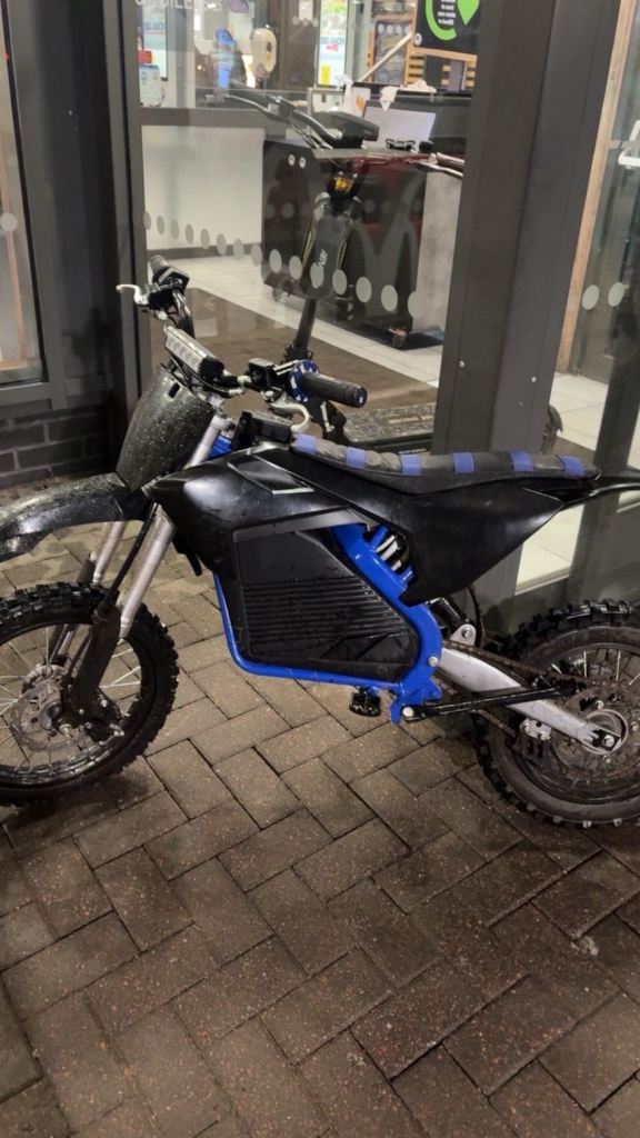 Electric Dirt Bike 60V – Blue, Almost New