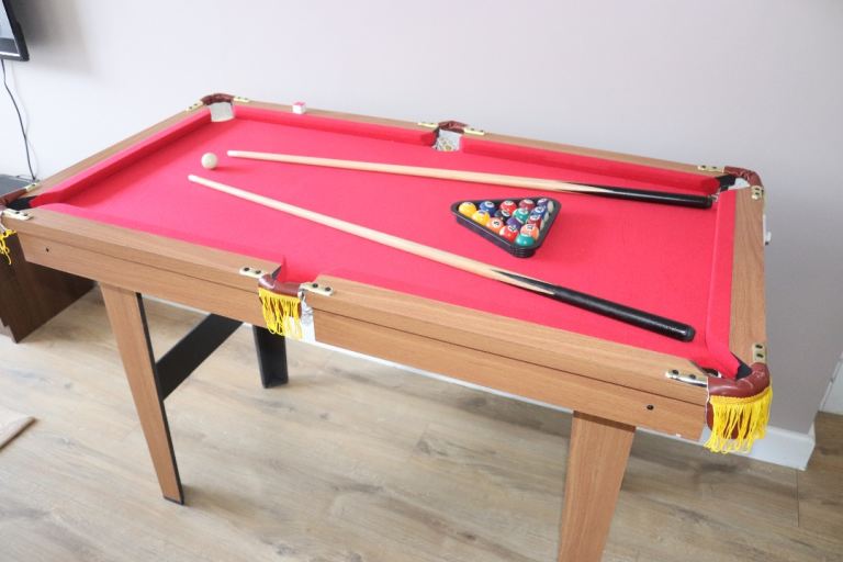 4ft Pool table - NEEDS TO GO ASAP