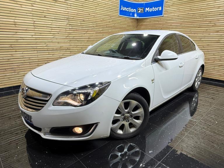 2015 Vauxhall Insignia 2.0 CDTi ecoFLEX SRi Nav Hatchback 5dr Diesel Manual