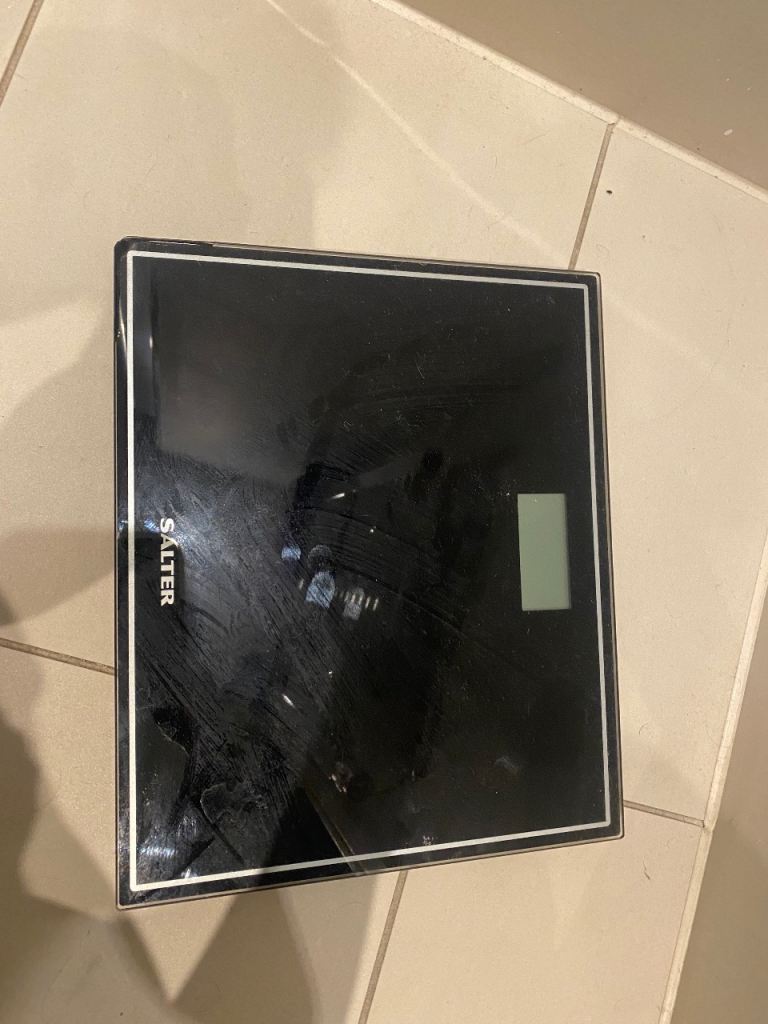 Body weighing scale