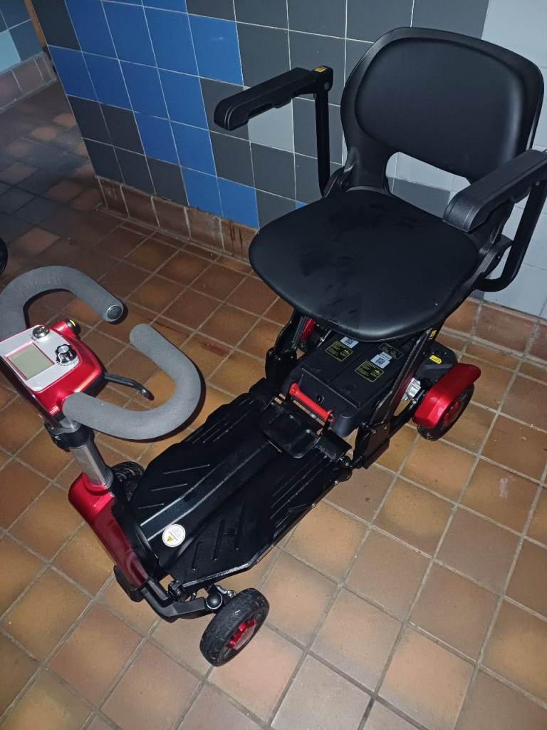 Mobility scooter auto folding 