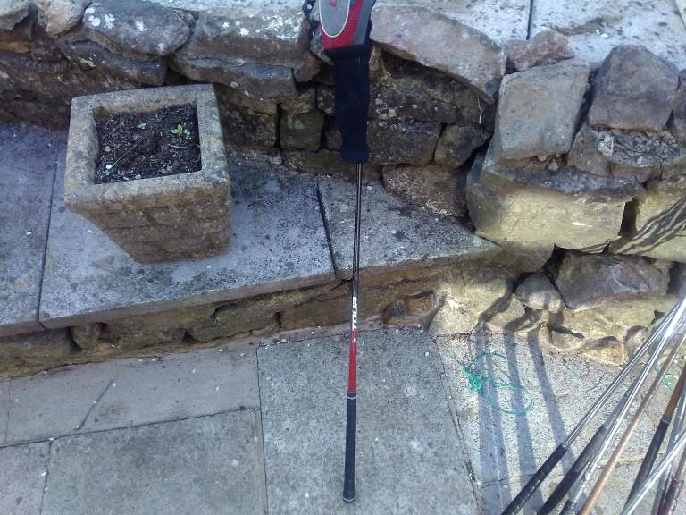 Lovely Dunlop 4 wood with head cover good condition 