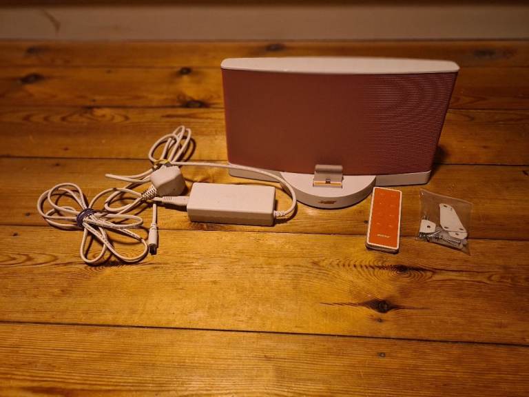 BOSE Series III 3 SoundDock Orange Lighting Connector