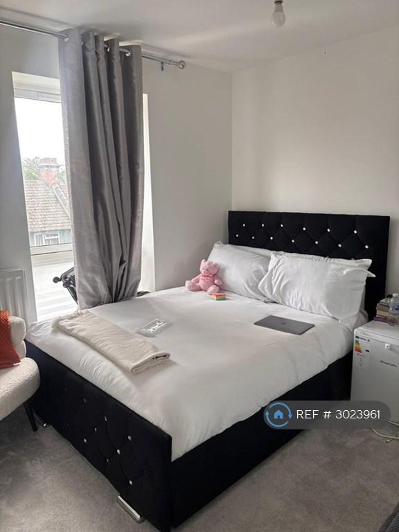 1 bedroom in Victoria Road, Southampton, SO19 (#3023961)