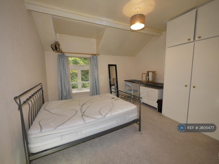 2 bedroom flat in North Hill Road, Leeds, LS6 (2 bed) (#2805477)