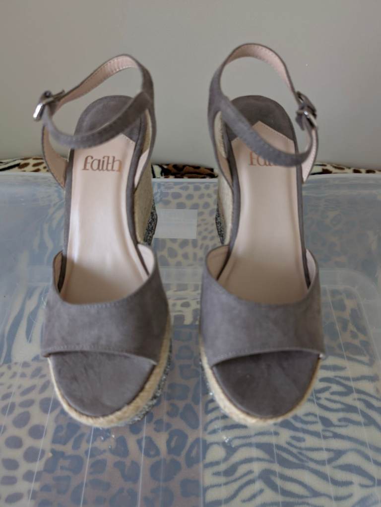🩶✨ BRAND NEW FAITH GREY GLITTER WEDGE SANDALS – UK SIZE 4 ✨🩶